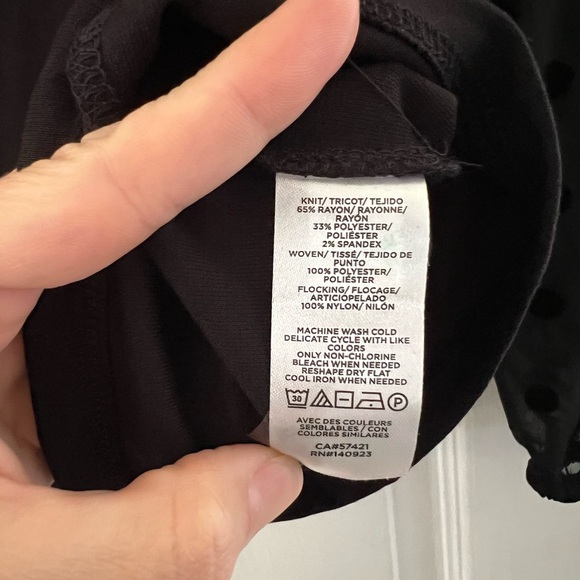 Loft NWT black top with shear sleeves - Picture 4 of 4